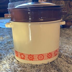 Retro Cream and Brown Floral Everything Pot General Housewares Corp